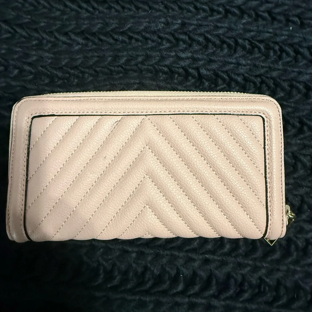 Victorias Secret Elegant Pink Quilted Women's Wallet - Picture 2 of 4